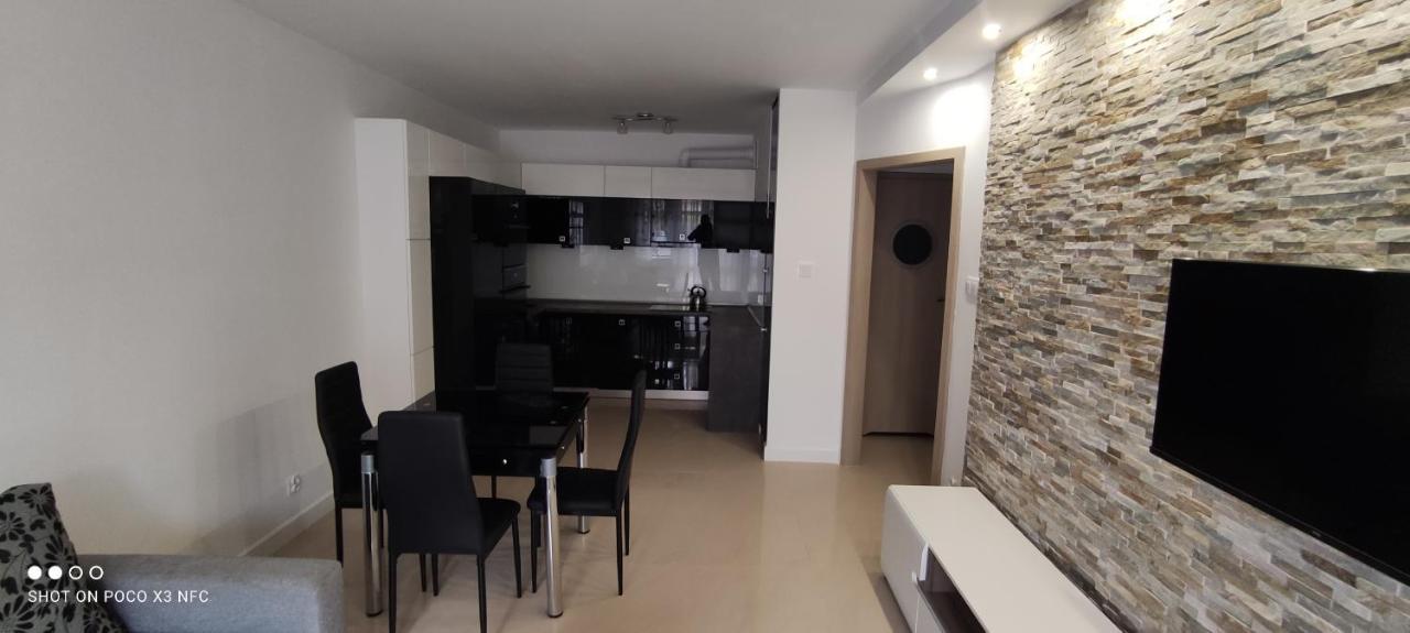 شقة Apartament „Nad Jeziorkiem“ كونتشن المظهر الخارجي الصورة